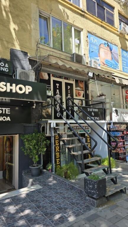 SHOP FOR RENT 25 M2 KAVAJES STREET 700 EURO