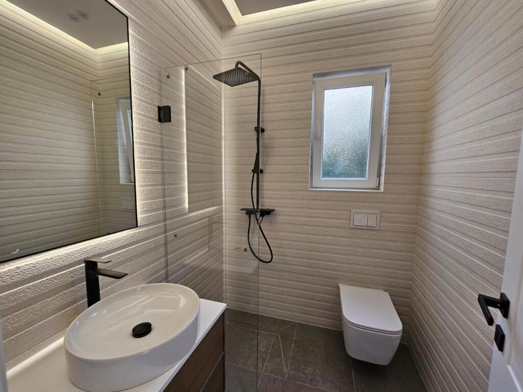 3+1, arredato di lusso, vicino al giardino botanico, 1500 euro