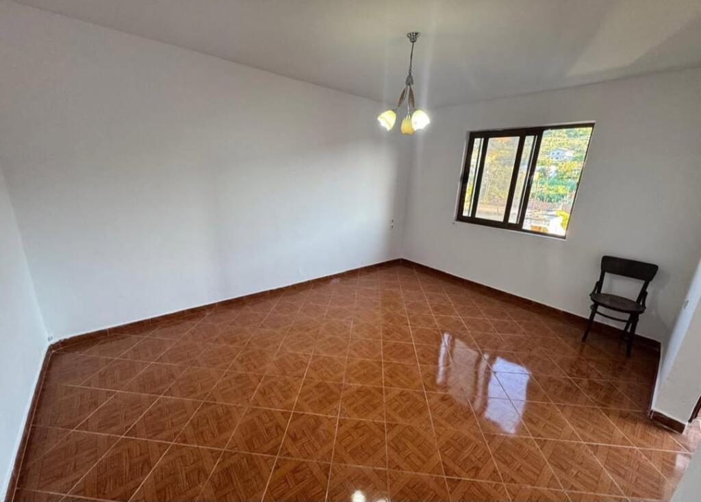 Appartamento 1+1 in vendita a Kombinat, Via Llambi Bonata!