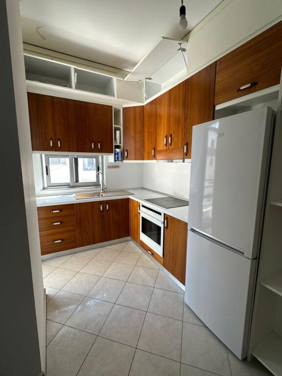 Affittasi – Appartamento 2+1+2 | Zona Vila L (Palazzo con Fontana)