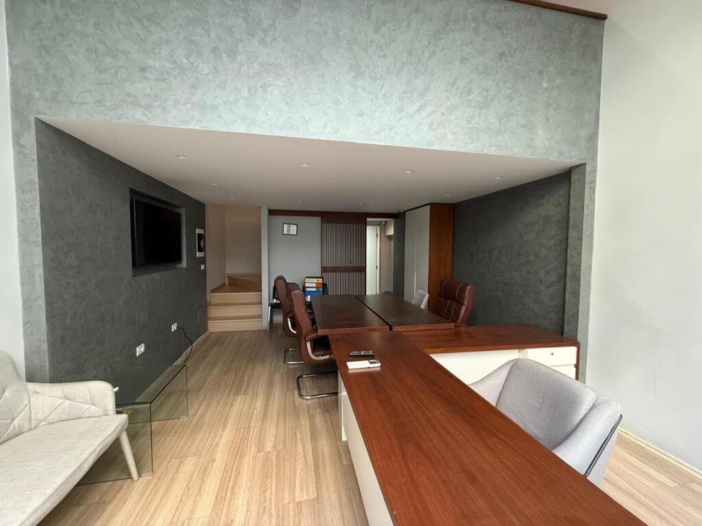 ZYRE ME QERA 80 M2 KOMUNA E PARISIT 800 EURO