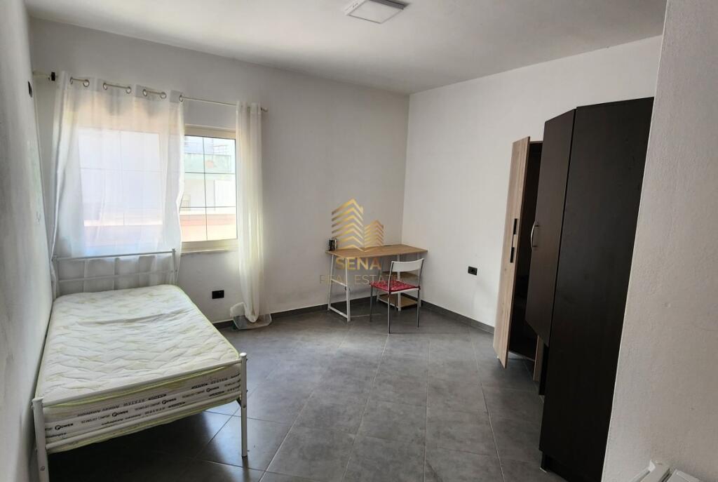 Affitto, Monolocale, Comune di Parigi, 280 Euro/mese