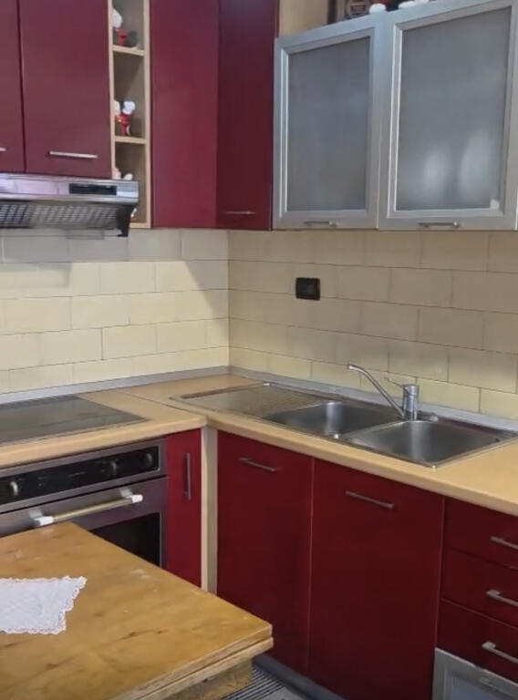 Apartment 2+1 for rent near the Ballet School 45,000 Leke/Month