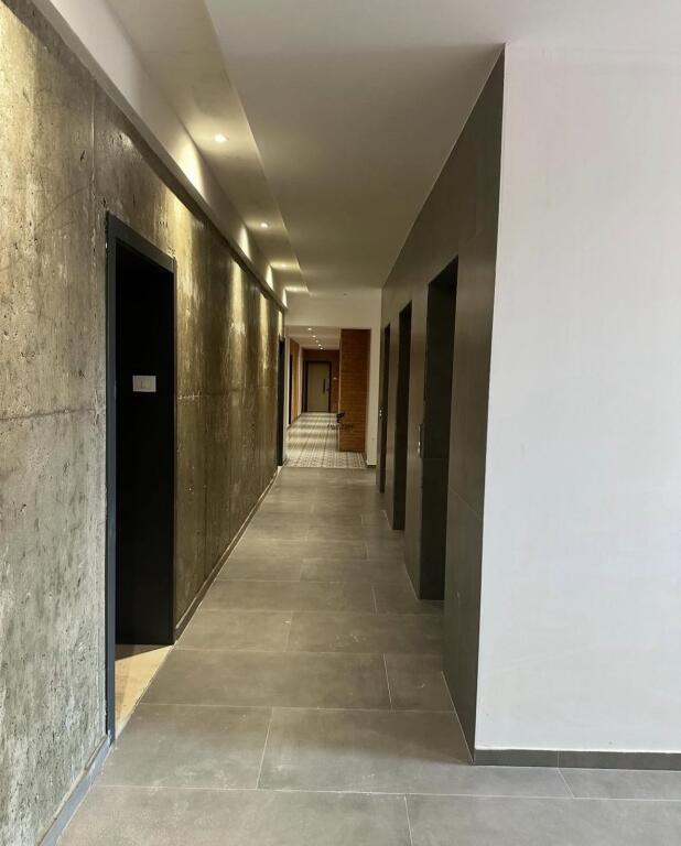 ZYRE ME QERA 75 M2 RRUGA E KAVAJES 450 EURO