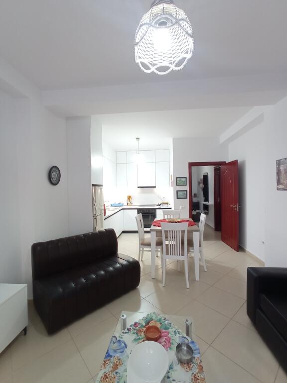 Appartamento in Affitto ad Astir – vicino al Bar Artistit