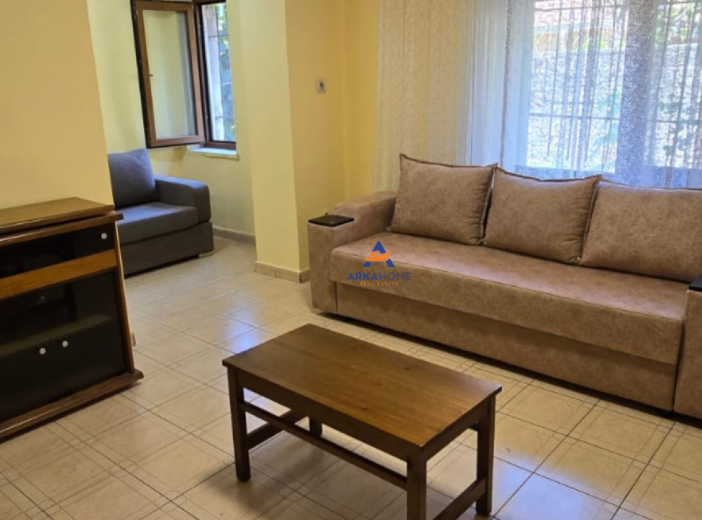 SHITET APARTAMENT 2+1+BALLKON "RRUGA FORTUZI,SHKOLLA JERONIM DE RADA" 195.000 EURO.