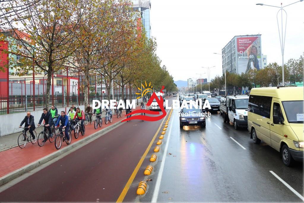 Commercial building for rent, Dritan Hoxha Street (ID 4251401)