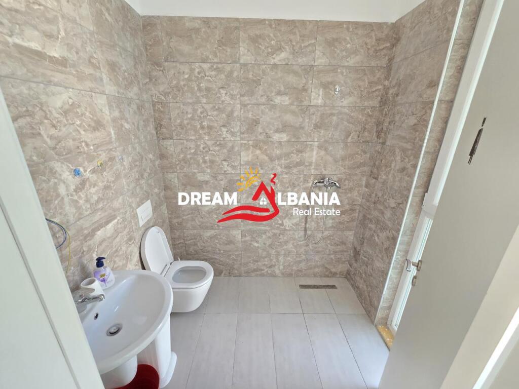 Ambjent per zyra me qera prane Square 21 rruga e Kavajes (ID 42611321).