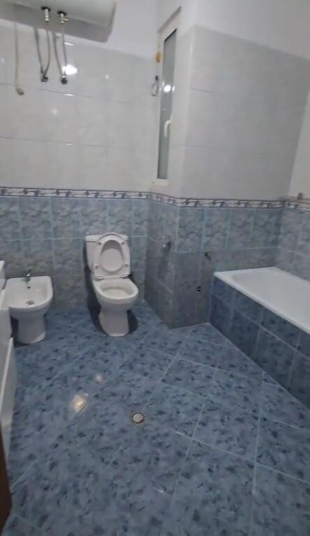 Appartamento 2+1 in affitto. Porcellana, 200m di fronte all'Università Europea di Tirana Prezzo: 600 mila lek
