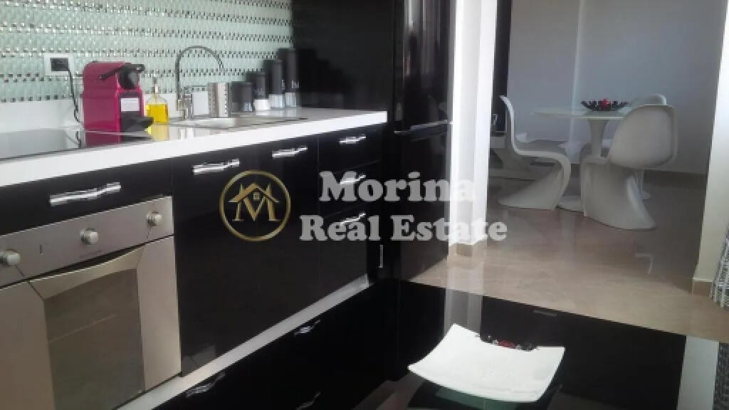 Affitto, Appartamento 2+1+2, Palazzi Agimi, 950 euro/mese.