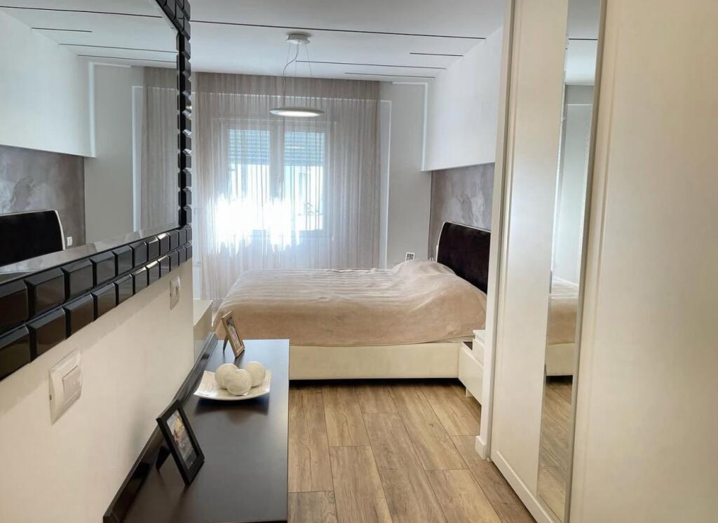 Apartament me qera 3+1 tek Kopshti Botanik