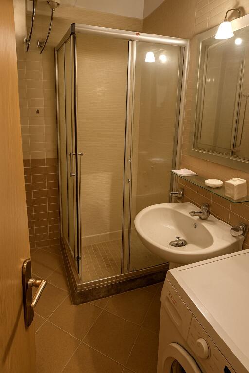 🏢Manastir Congress St., near the school "Andon Zako Cajupi" for rent 2+1 apartment, furnished 75,000 L