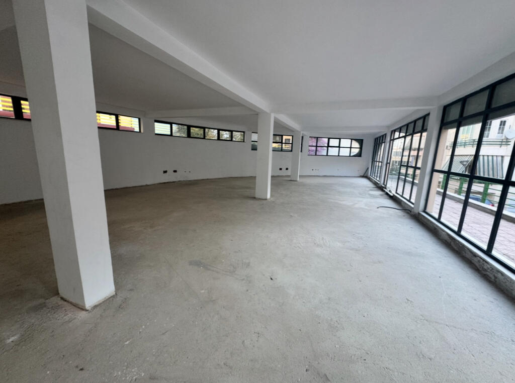OCCASIONE!!! VENDESI COMMERCIALE 186 M2 IN VENDITA AL GIARDINO BOTANICO
