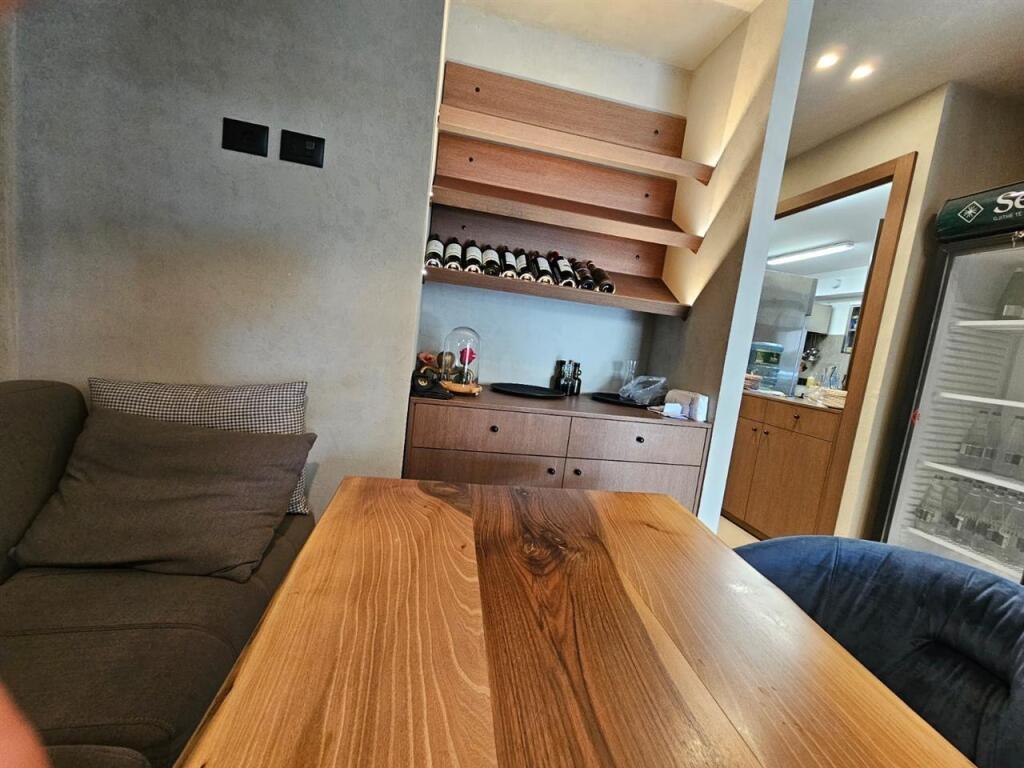 RISTORANTE IN AFFITTO VICINO ALLA COLLINA DIELLI, TIRANA