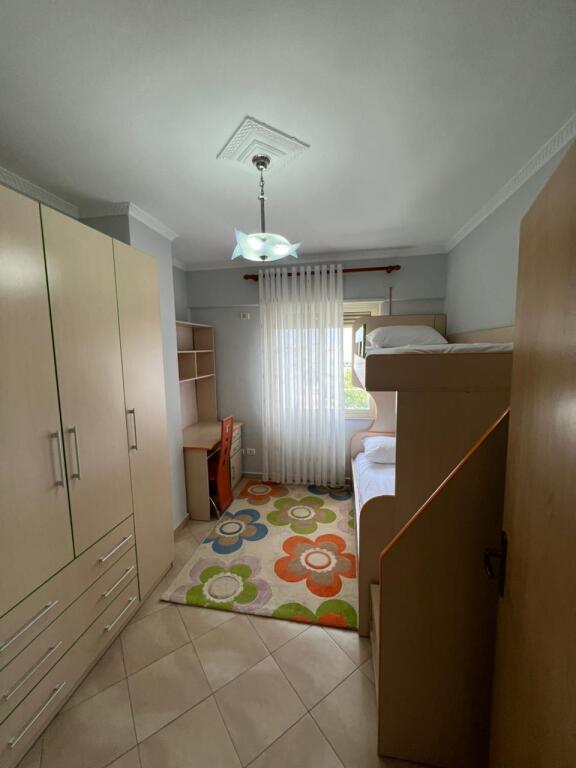 🏡 Appartamento 2+1+2 in vendita – 95 m², vicino all'Hotel Adriatik, Spiaggia di Durazzo