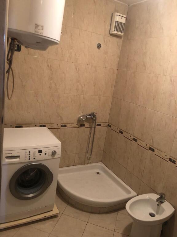 1+1,e mobiluar te nentekateshet qender,550 euro