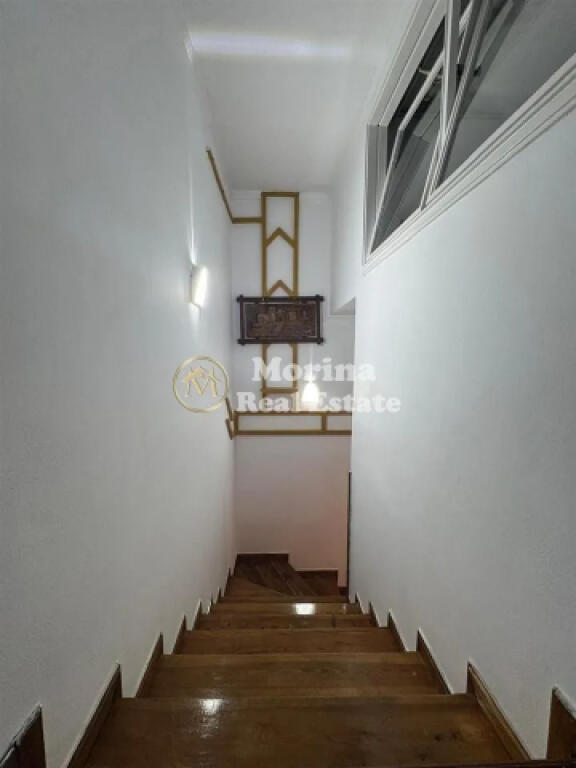 Affitto, Appartamento Duplex 1+1, presso Komuna e Parisit , — 600 euro/mese.