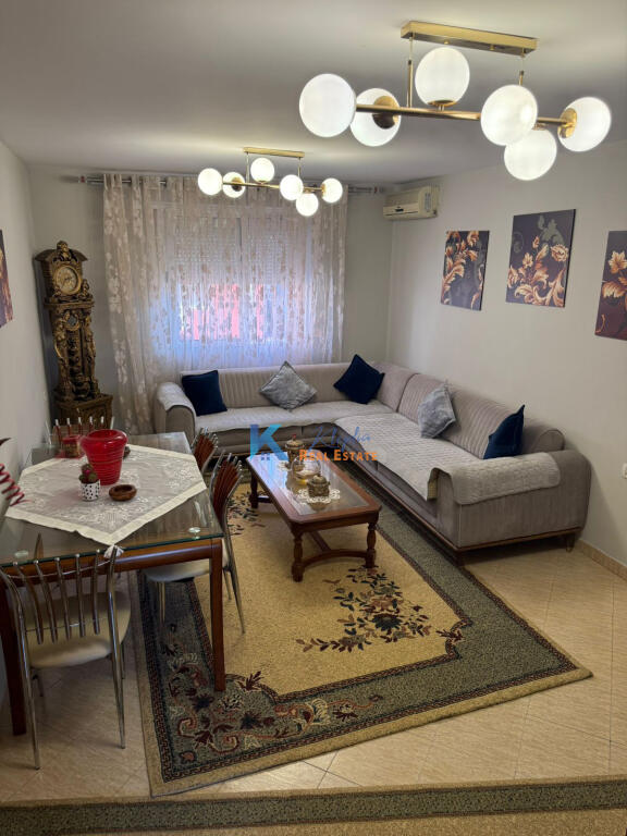 2+1 for rent in Xhamllik, near Shtraus square.