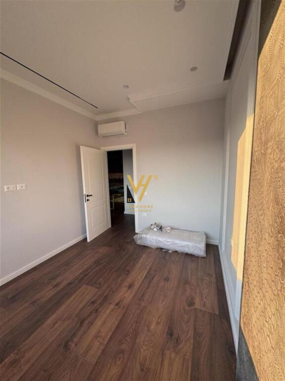 JEPET ZYRE 12M2 ME QERA NE VASIL SHANTO 400 EURO