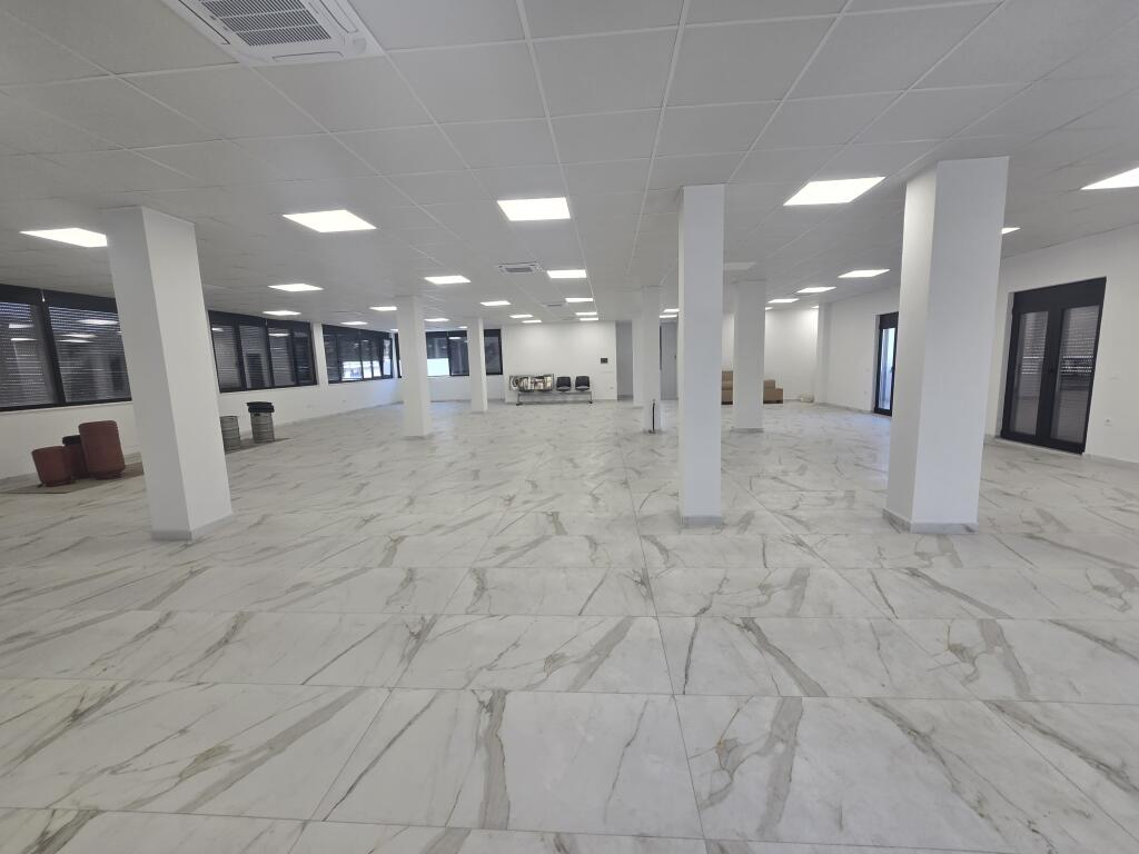 Zyra Open Space me Qira Ne Teg  340m2