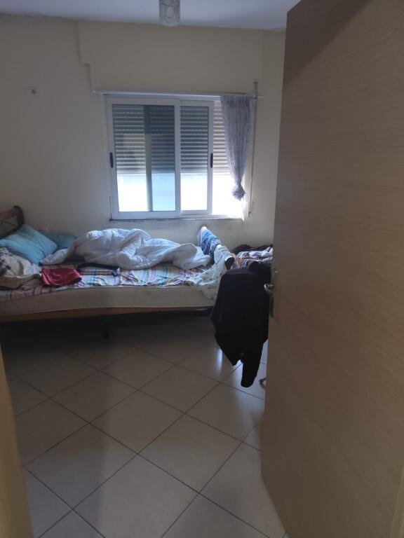 Vendesi in vendita appartamento 2+1+2 a Kodra e diellit, via Bill Klinton