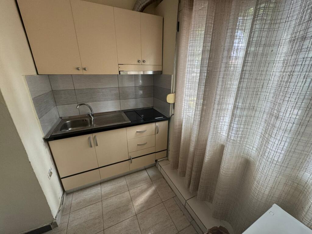 Studio apartment for rent near the Train Station/Dispensary (30,000 Leke)
