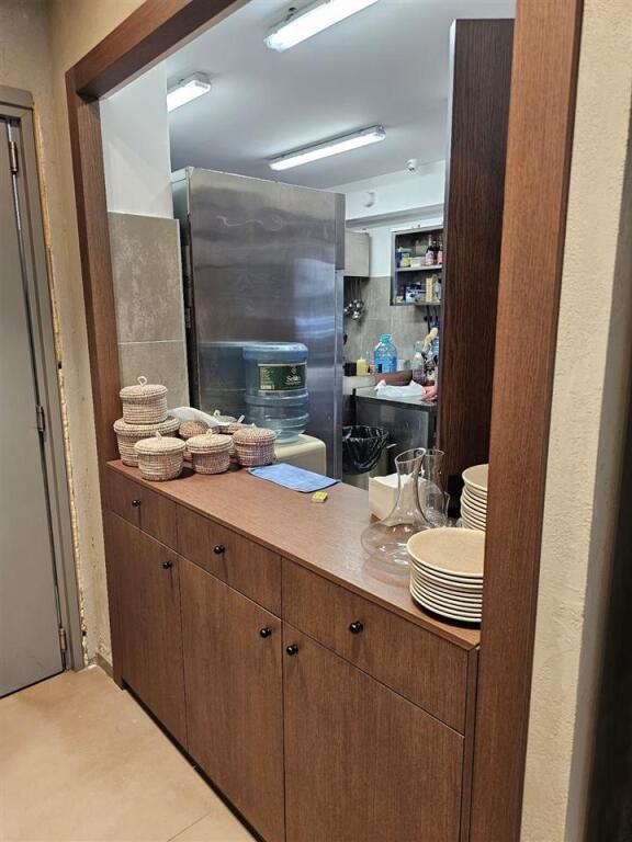 RISTORANTE IN AFFITTO VICINO ALLA COLLINA DIELLI, TIRANA