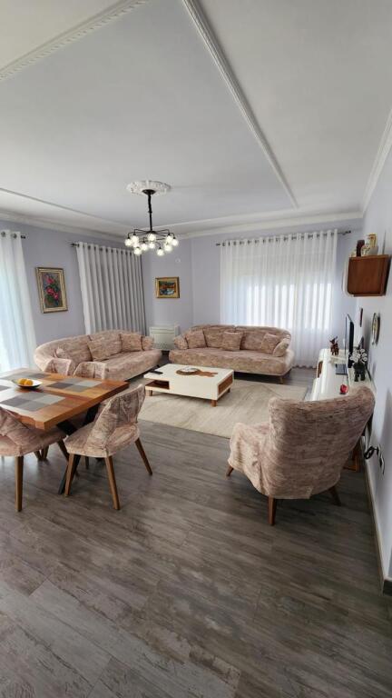 Appartamento 3+1 in affitto a Liqeni, Tirane