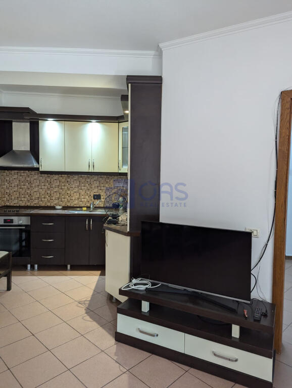 Jepet me qera  apartament 2+1 prane Liqenit Artificial