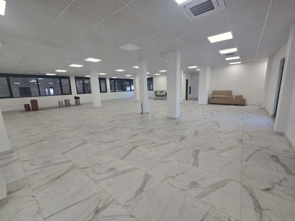 Zyra Open Space me Qira Ne Teg  340m2