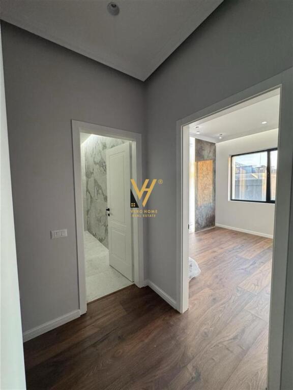 JEPET ZYRE 12M2 ME QERA NE VASIL SHANTO 400 EURO