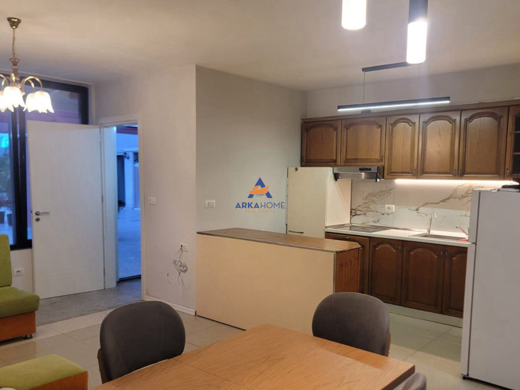 VENDESI APPARTAMENTO 2+1+VERANDA "AL COMPLESSO MALEZJAN" 160.000 EURO.