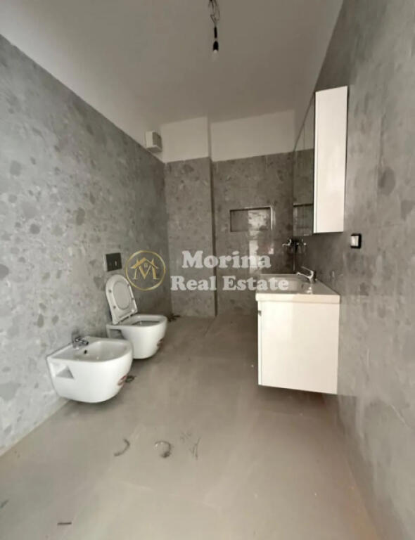 Qera Ambjent Biznesi 1+1+Aneks+Ballkon,Rr.Dritan Hoxha, 400 euro/muaj