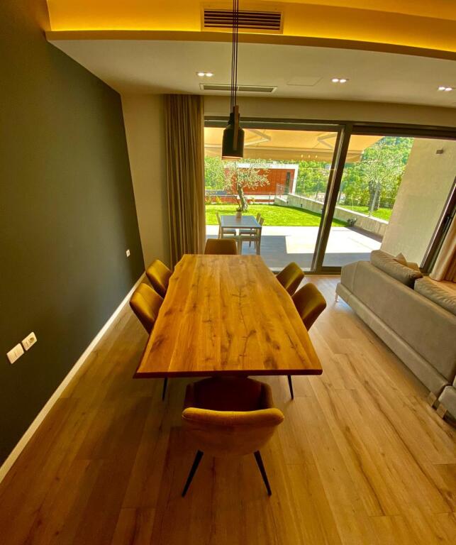 Super 2-Storey Villa for rent near TEG (1300 Euro)