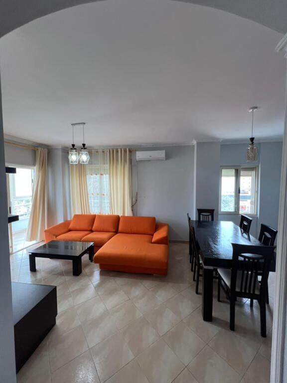 🏡 Appartamento 2+1+2 in vendita – 95 m², vicino all'Hotel Adriatik, Spiaggia di Durazzo