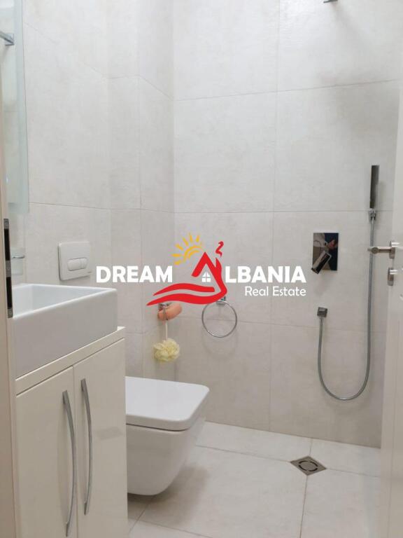Super Apartament 3+1+2 ne shitje te Liqeni i Thate rruga Peti (ID 4131332).