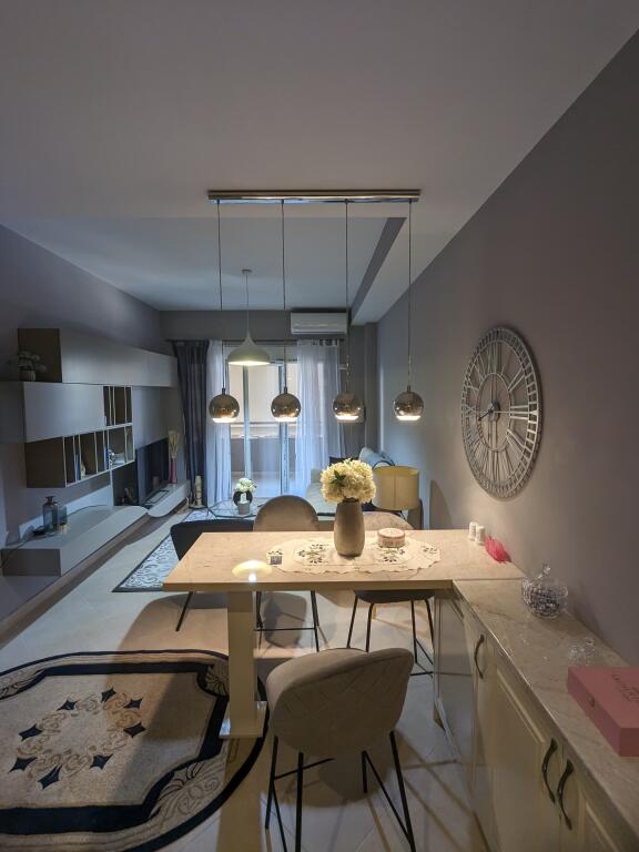 Vendesi appartamento 1+1 vicino a Marina Bay Resort - Vlore