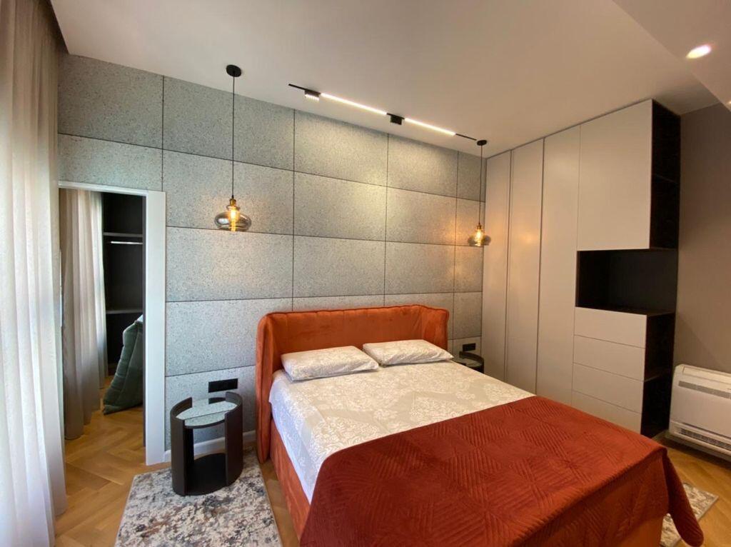 SHITET SUPER APARTAMENT 2+1+2 TUALETE+POST PARKIMI NE ALI DEM TE "KOMPLEKSI MANGALEM"