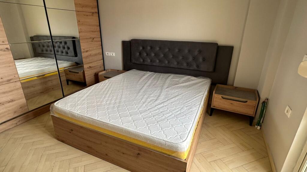 🏢Manastir Congress St., near the school "Andon Zako Cajupi" for rent 2+1 apartment, furnished 75,000 L