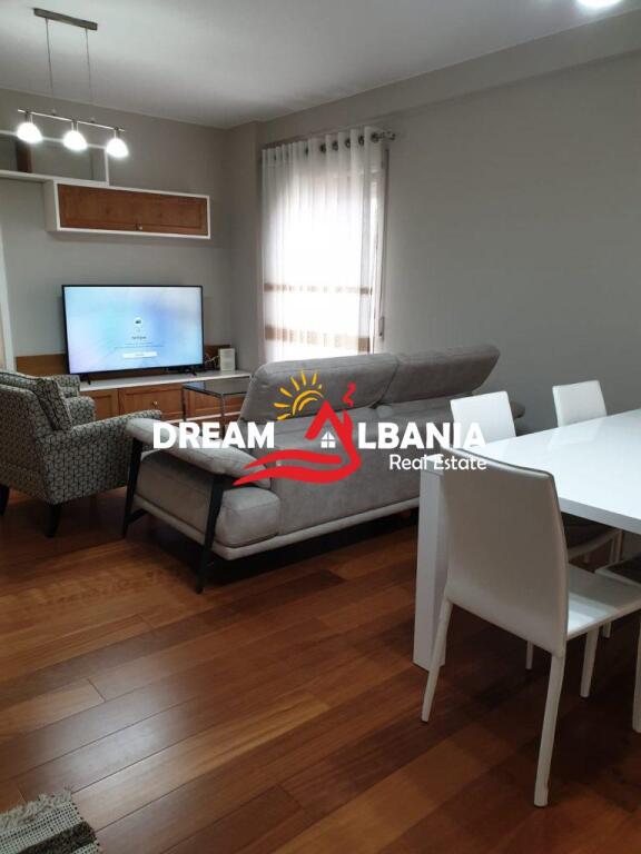 Super Apartament 3+1+2 ne shitje te Liqeni i Thate rruga Peti (ID 4131332).