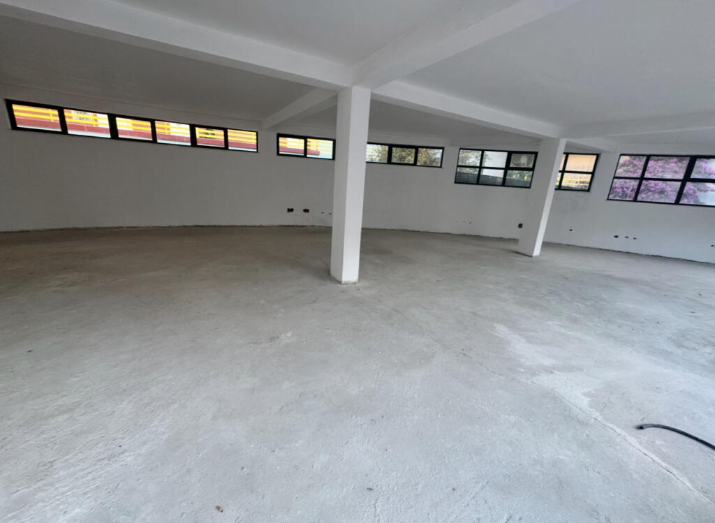 OCCASIONE!!! VENDESI COMMERCIALE 186 M2 IN VENDITA AL GIARDINO BOTANICO
