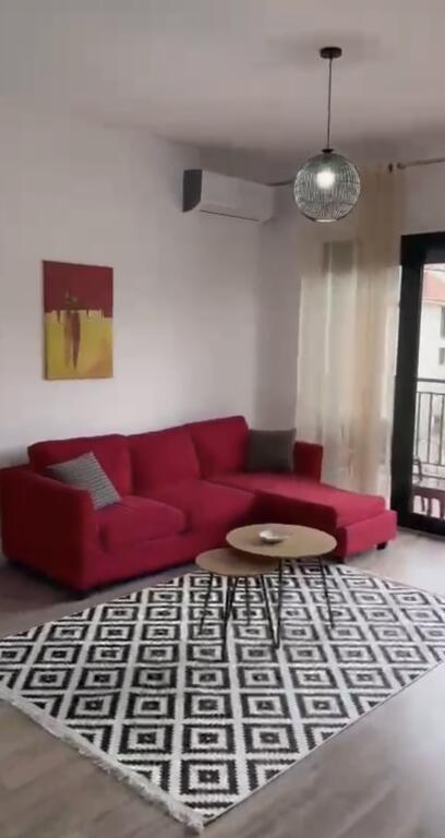 Apartamentt me qera 1+1