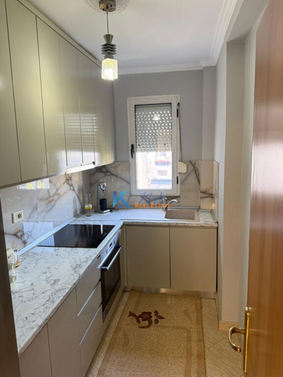 2+1 for rent in Xhamllik, near Shtraus square.