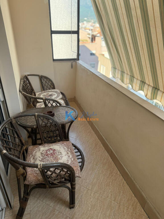 2+1 for rent in Xhamllik, near Shtraus square.