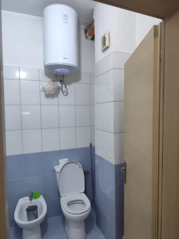 Vendesi in vendita appartamento 2+1+2 a Kodra e diellit, via Bill Klinton