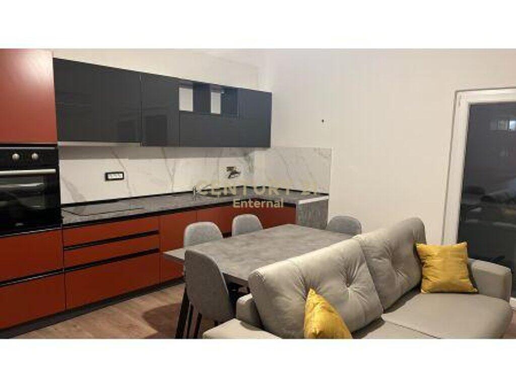 Apartament 1+1 me qera te gjimnazi Petro Nini