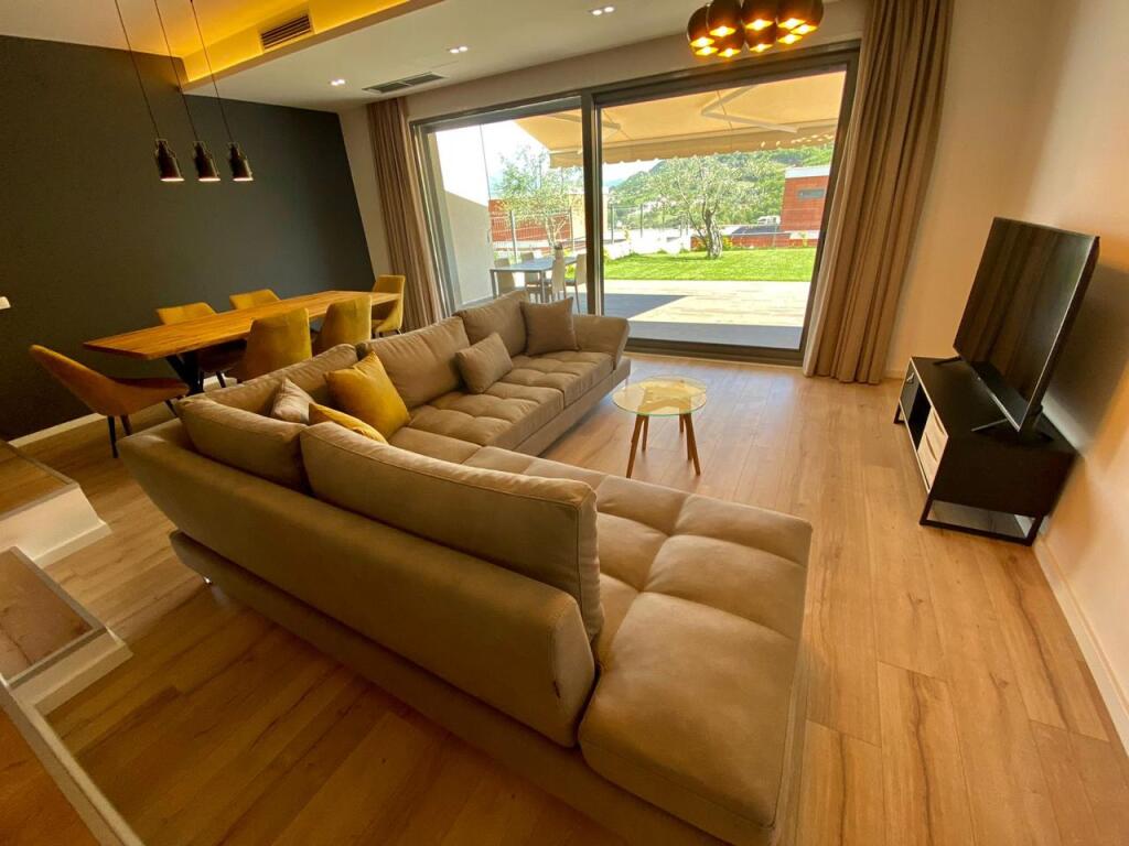 Super 2-Storey Villa for rent near TEG (1300 Euro)