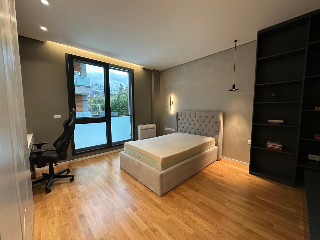 Appartamento 3+1+2+Veranda +2 Posti Auto in Affitto a Teg