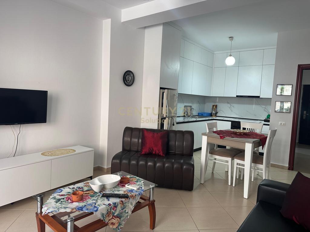 Apartament 1+1 me qera ne Astir prane bar Artistit