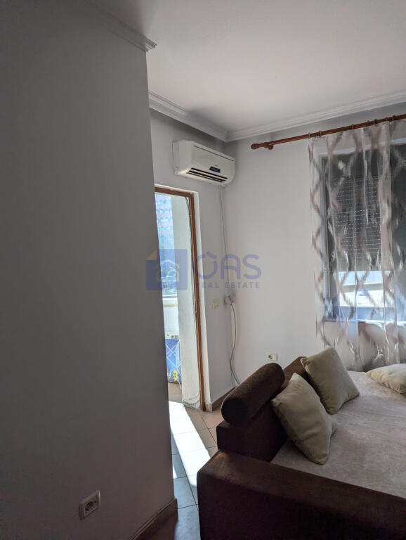 Jepet me qera  apartament 2+1 prane Liqenit Artificial